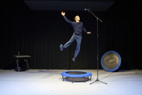 Felix Baumann - h̶a̶ ̶h̶a̶ ̶h̶a̶ hi! : a one man show where circus meets comedy Felix Baumann - h̶a̶ ̶h̶a̶ ̶h̶a̶ hi! : a one man show where circus meets comedy