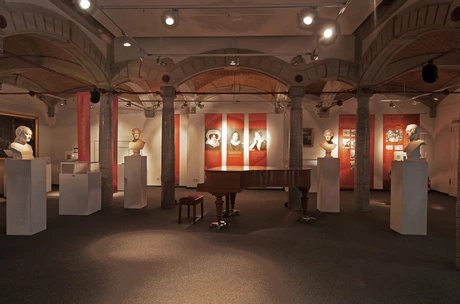 Blick in die Dauerausstellung der Mendelssohn Remise © Manfred Claudi