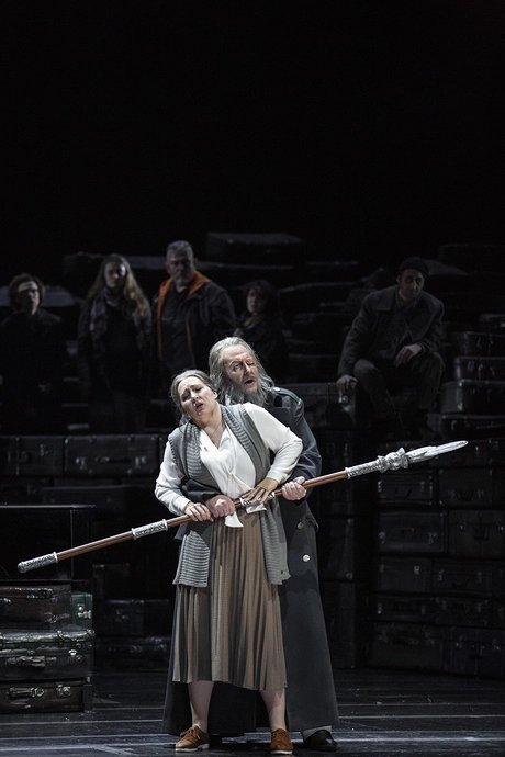 Judit Kutasi als Erda, Iain Paterson als Wanderer