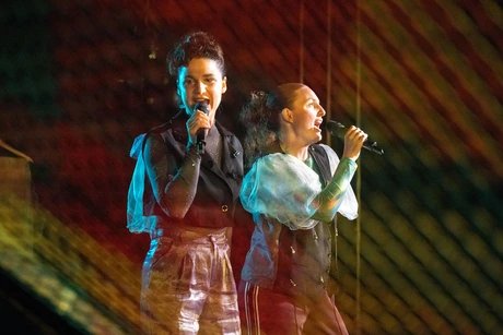 Panni Néder: WANN HAST DU DAS LETZTE MAL AUF DER SPITZE EINES BERGES SEX GEHABT?