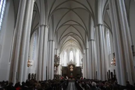 Veranstaltungen in Berlin: "Licht ist das Kleid, das Du anhast" - Die Bedeutung des Lichts im Kirchraum der St. Marienkirche