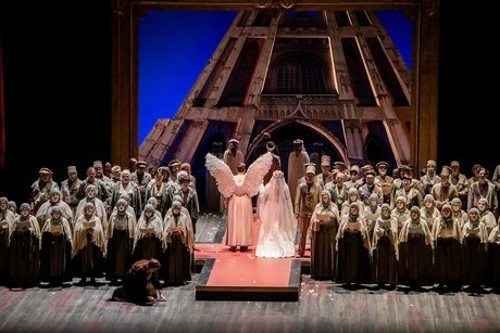 David Butt Philip als Lohengrin, Jennifer Davis als Elsa, Yulia Matochkina als OrtrudBettina Stöß