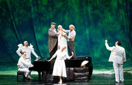 Thomas Lehman als Donner, Attilio Glaser als Froh, Annika Schlicht als Fricka, Albert Pesendorfer als Fasolt, Flurina Stucki als Freia, Tobias Kehrer als Fafner, Iain Paterson als WotanBernd Uhlig