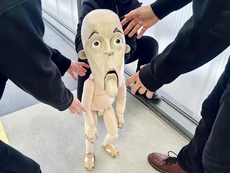 VISUAL Szenenstudium Großpuppe