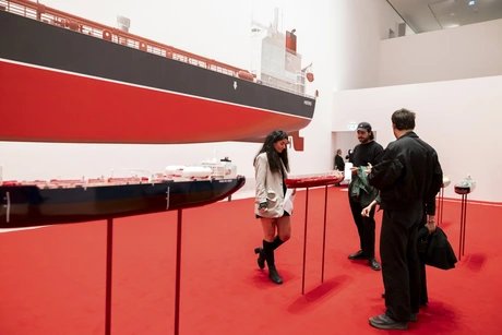 Kurator*innenführung: Monira Al Qadiri