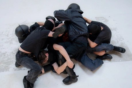 Veranstaltungen in Berlin: Oliver Zahn: CROWD CONTROL