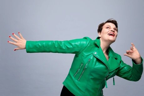 Gayle Tufts tanzend