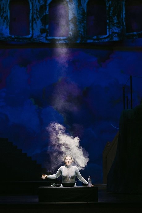 Mané Galoyan als Suor Angelica
