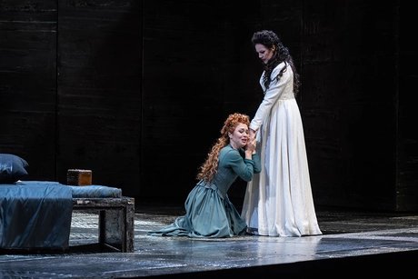 Federica Lombardi als Elisabeth von Valois, Irene Roberts als Prinzessin EboliMarcus Lieberenz