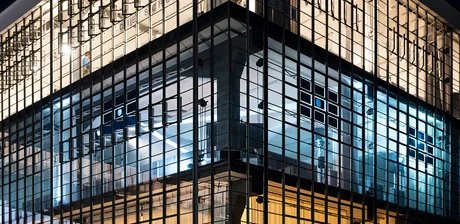 Illuminierter Werkstattflügel, Bauhausgebäude Dessau, 2021