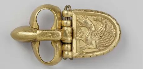 Goldene Gürtelschnalle