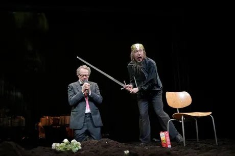 Szene aus Hamlet in der Schaubühne am Lehniner Platz
