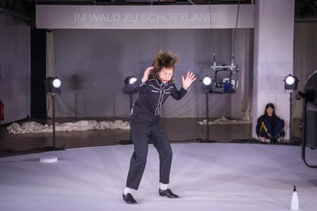 WER NICHT WEITER WEIß, HAT RECHT