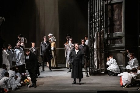 u. a. Jörg Schörner als Spoletta, Ludovic Tézier als Scarpia
