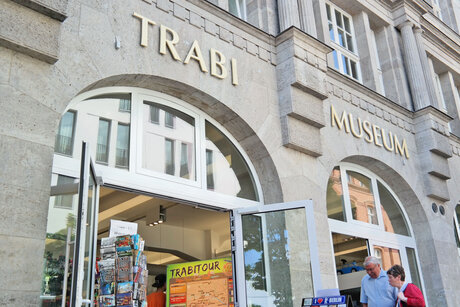 Eingang zum Trabi-Museum