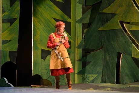 Kim-Lillian Strebel als Gretel