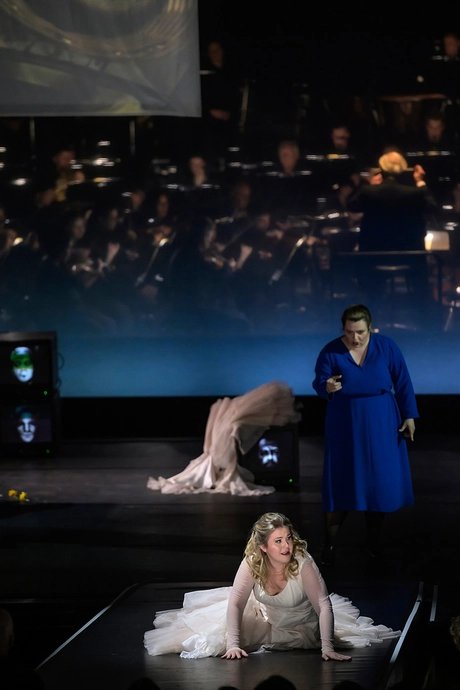 Judit Kutasi als Amneris, Christina Nilsson als Aida