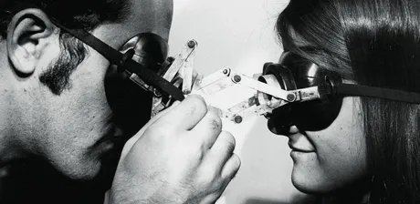 Diálogo de Óculos [Dialog der Brillen], 1966, Associação Cultural O Mundo de Lygia Clark