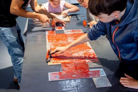 Linolschnitt-Workshop für Kinder