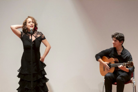 Carmen Celada (Sopran) und Nikos Tsiachris (Gitarre)