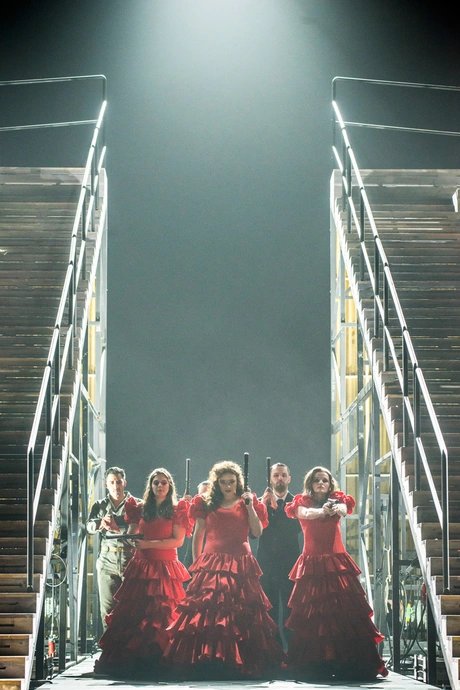Charles Castronovo als Don José, Nicole Haslett als Frasquita, Clémentine Margaine als Carmen, Dean Murphy als Dancairo, Jana Kurucová als MercédèsMarcus Lieberenz
