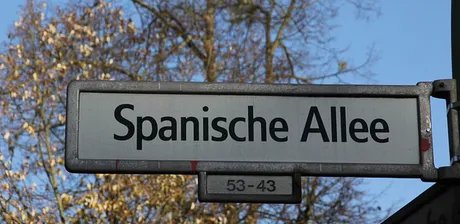 Straßenschild Spanische Allee