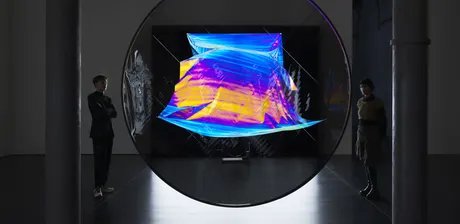 Olafur Eliasson, Seeing a surprise before it’s reduced, split, and then further reduced, 2025, Installationsansicht The lure of looking through a polarised window of opportunities, or seeing a surprise before it’s reduced, split, and then further red
