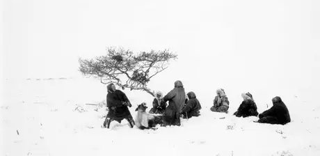 Filmstill aus „Seitsemän laulua tundralta“ (2000)