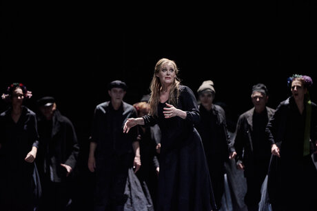 Ingela Brimberg als Senta, Chor der Deutschen Oper Berlin