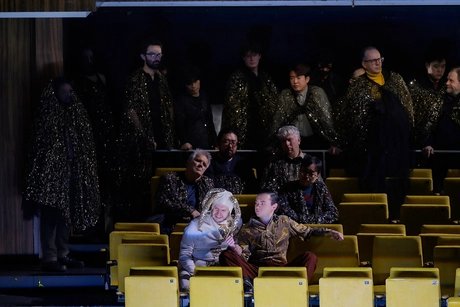 Chor der Deutschen Oper Berlin, Kyle Miller als Marullo, Roman Burdenko als RigolettoBettina Stöß