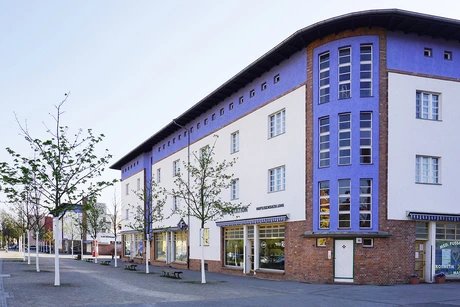 Kopfbau des Hufeisen mit der Infostation