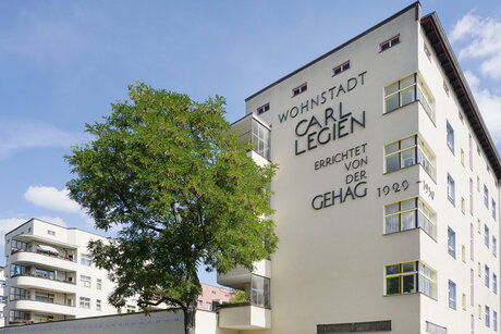Wohnstadt Carl Legien, Fassaden-Typo an der Erich-Weinert-Straße © Foto: Ben Buschfeld