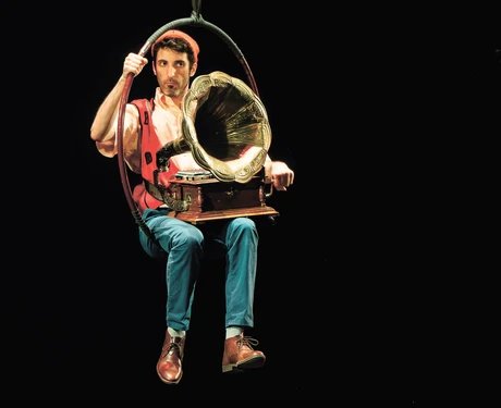 Tshemodan – Ein Klezmer-Zirkus von Tsirk Dobranotch