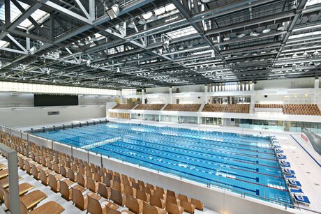 Schwimm- und Sprunghalle im Europa-Sportpark