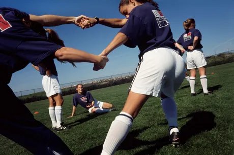 f3_SheCanKickIt-04_Susan Meiselas