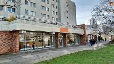 Berliner Plattenbau mit Galerie