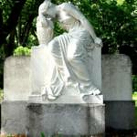 Skulptur auf einem Friedhof