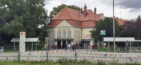 S Bahnhof Köllnische Heide - an der Sonnenallee gelegen