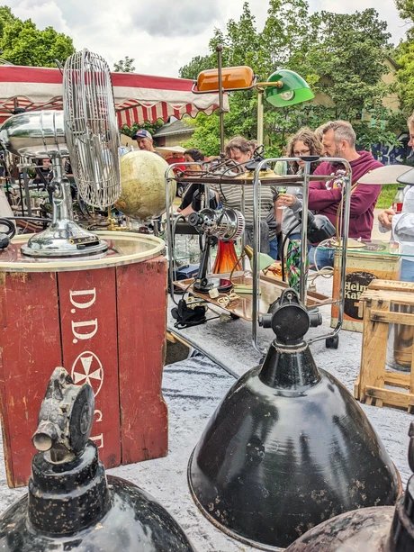 Veranstaltungen in Berlin: Pfingst-Spezial: Riesenflohmarkt Trabrennbahn Karlshorst