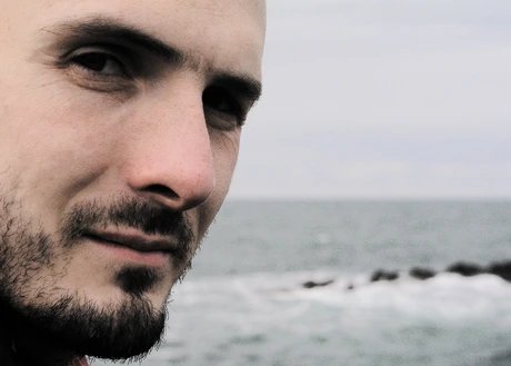 Porträt von Gauner, Vertreter der frühen Berliner Rap- und HipHop-Kultur