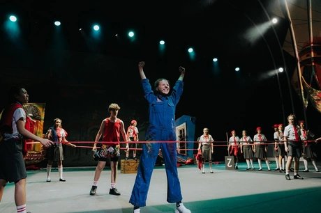 FRIDA & FRIDA Young Show