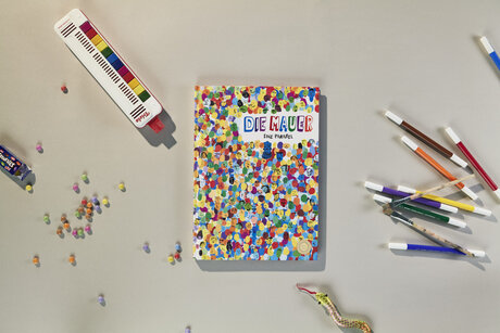 Cover zum Bilderbuch "Die Mauer. Eine Parabel" von Giancarlo Macri und Carolina Zanotti, mit Illustrationen von Mauro Sacco und Elisa Vallarino