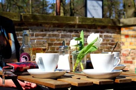 Terrasse mit Tisch