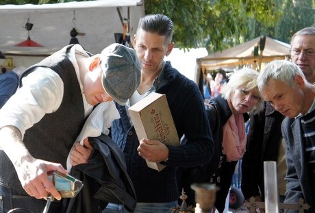 Antikflohmarkt Trabrennbahn Karlshorst
