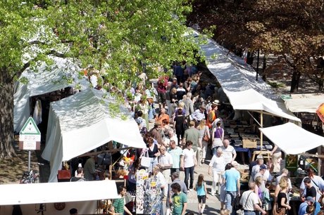 Antikflohmarkt Trabrennbahn Karlshorst