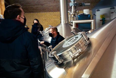 Sudhaus der Brauerei Lemke Berlin: direkt in die Kessel schauen