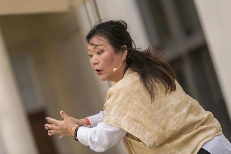Soogi Kang beim Geschichtentheater "Vom Traum zum echten Abenteuer"