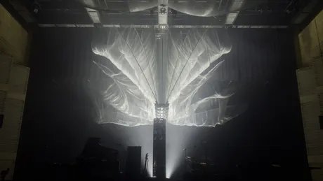 lost-art-festival-2025-boris-acket-lichtinstallation-luxwerk-berlin