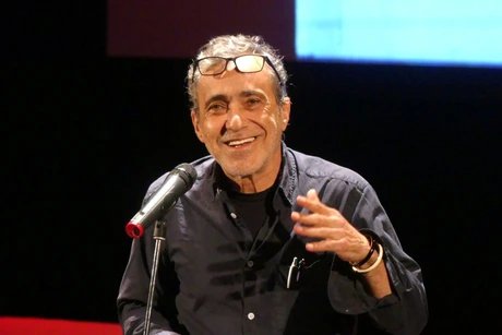 Porträt des Radiomoderators und Kulturwissenschaftlers Jürgen Kuttner