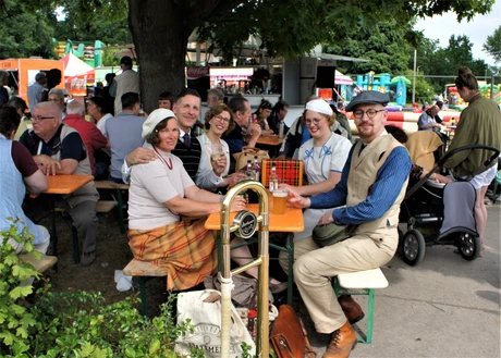 Veranstaltungen in Berlin: Pfingst-Spezial: Riesenflohmarkt Trabrennbahn Karlshorst